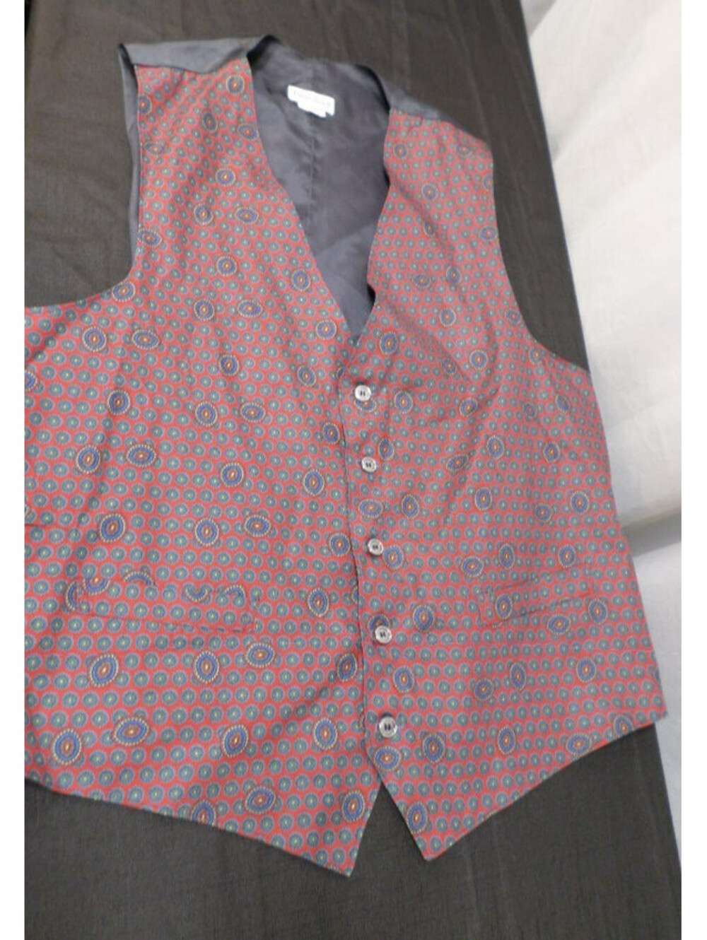 EUC DESIGNER KING SIZE 5 BUTTON WORK DRESS CASUAL RED/GRAY SUIT VEST 52 TALL